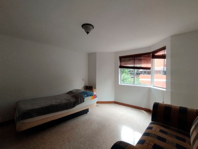 Apartamento en venta en Castropol, Medellín · foto 3 de 20