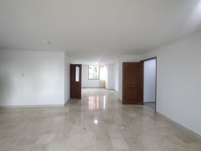 Apartamento de 3 alcobas en venta en Altos Del Prado, Barranquilla, 178 m² · foto 3 de 20
