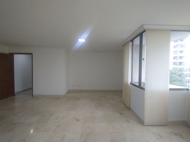 Apartamento de 3 alcobas en venta en Altos Del Prado, Barranquilla, 178 m² · foto 4 de 20