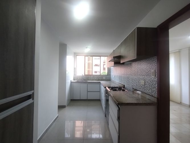 Apartamento de 3 alcobas en venta en Altos Del Prado, Barranquilla, 178 m² · foto 7 de 20
