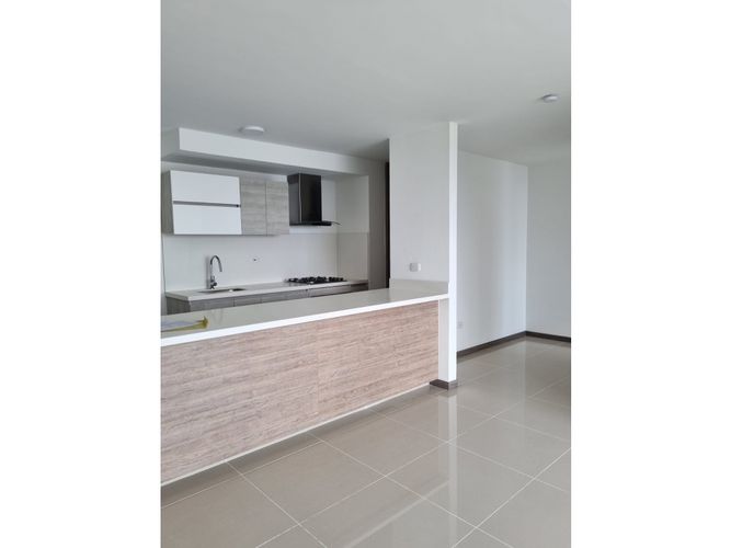 Apartamento de 3 alcobas en venta en Valle Del Lili, Cali, 80 m² · foto 3 de 10