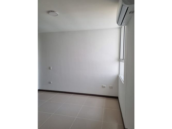 Apartamento de 3 alcobas en venta en Valle Del Lili, Cali, 80 m² · foto 8 de 10