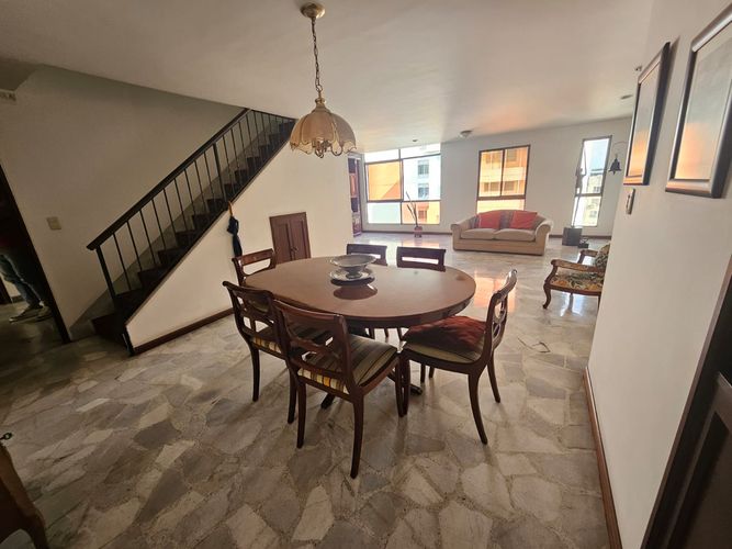 Apartamento de 3 alcobas en venta en Versalles, Cali, 139 m² · foto 2 de 17