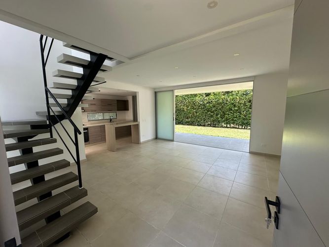 Casa de 3 alcobas en venta en Potrerito, Jamundí, 400 m² · foto 2 de 14