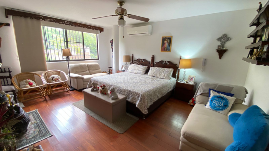 Apartamento de 3 alcobas en venta en Santa Rita, Cali, 192 m² · foto 3 de 15