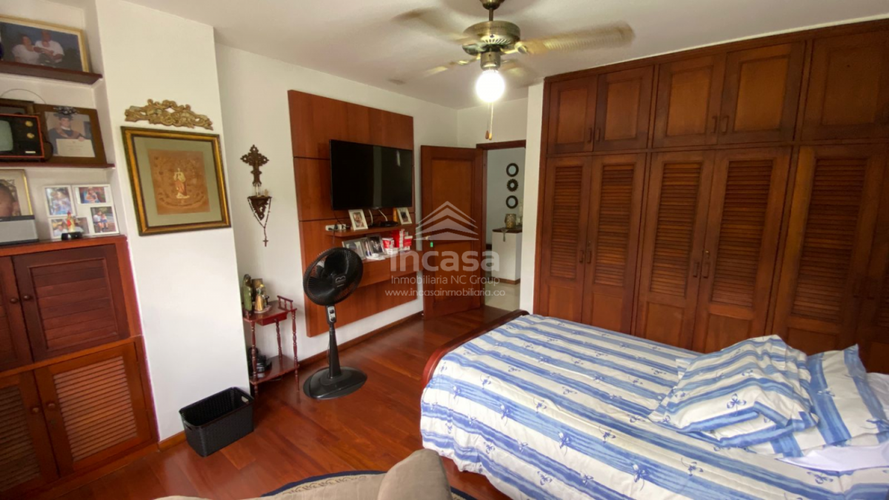Apartamento de 3 alcobas en venta en Santa Rita, Cali, 192 m² · foto 4 de 15
