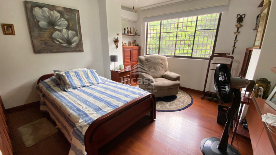 Apartamento de 3 alcobas en venta en Santa Rita, Cali, 192 m² · foto 10 de 15