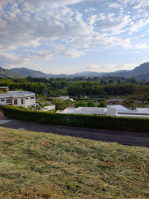 Lote en venta en El Rosario, Manizales, 1505 m² · foto 3 de 5
