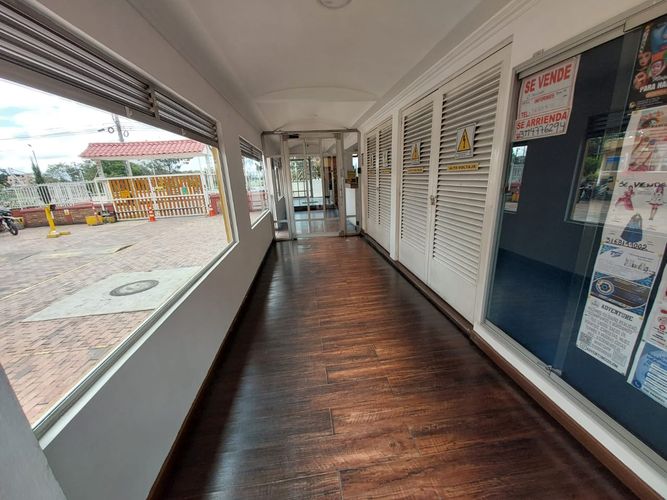 Apartamento de 3 alcobas en venta en Club De Los Lagartos, Bogotá, 43 m² · foto 2 de 24