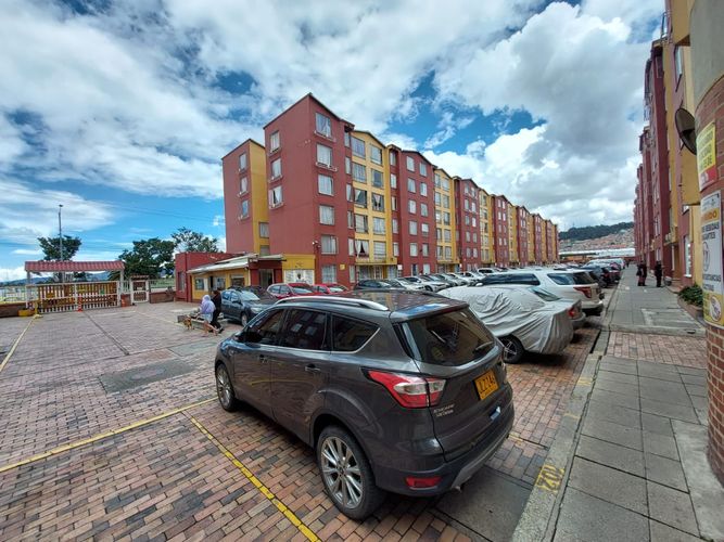 Apartamento de 3 alcobas en venta en Club De Los Lagartos, Bogotá, 43 m² · foto 4 de 24