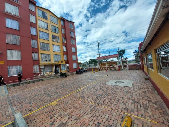 Apartamento de 3 alcobas en venta en Club De Los Lagartos, Bogotá, 43 m² · foto 6 de 24