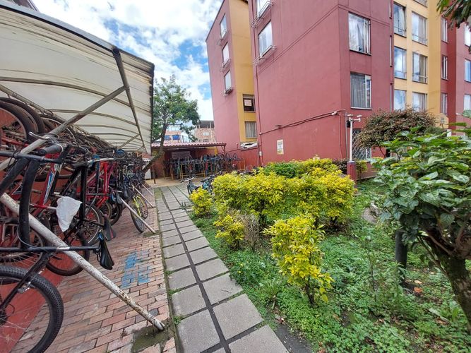 Apartamento de 3 alcobas en venta en Club De Los Lagartos, Bogotá, 43 m² · foto 8 de 24