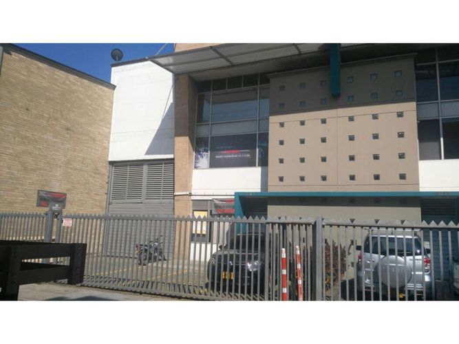 Casa en venta en Santa Paula, Bogotá, 500 m² · foto 3 de 24