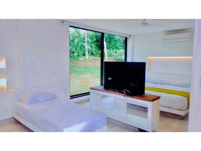 Casa de 5 alcobas en venta en Girardot, 1898 m² · foto 14 de 24