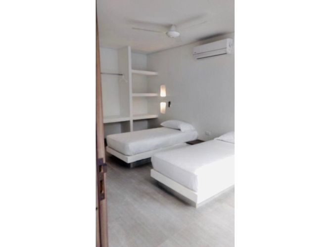 Casa de 5 alcobas en venta en Girardot, 1898 m² · foto 16 de 24
