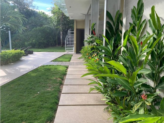 Casa de 5 alcobas en venta en Girardot, 1898 m² · foto 17 de 24