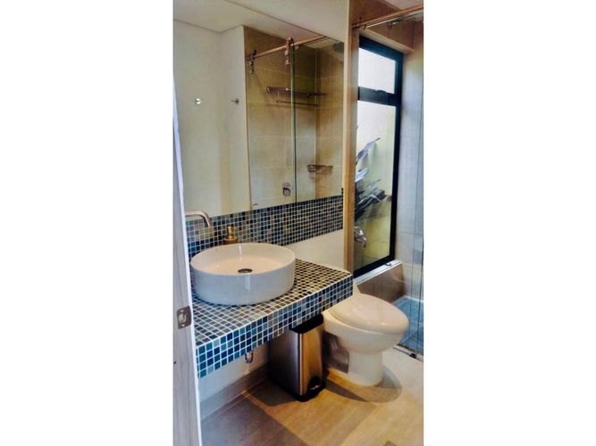 Casa de 5 alcobas en venta en Girardot, 1898 m² · foto 22 de 24
