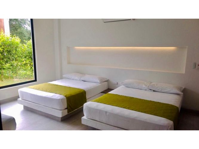 Casa de 5 alcobas en venta en Girardot, 1898 m² · foto 23 de 24