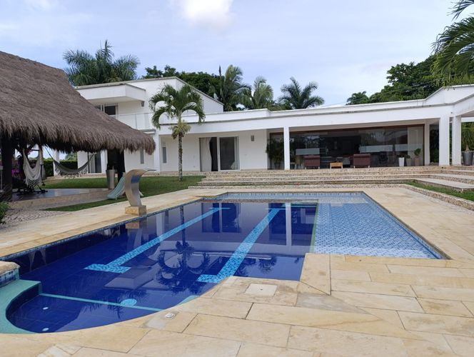 Casa de 13 alcobas en venta en Cerritos, Pereira, 1004 m² · foto 2 de 24