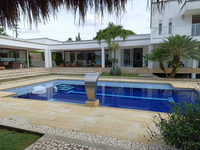 Casa de 13 alcobas en venta en Cerritos, Pereira, 1004 m² · foto 3 de 24