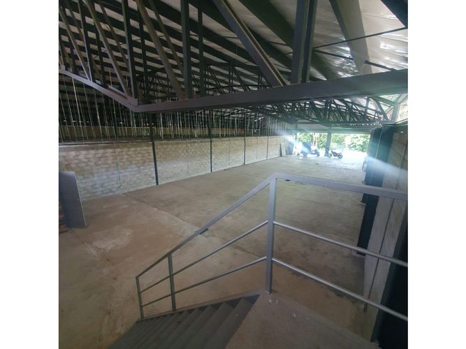 Bodega en arriendo en La Sonadora, El Carmen de Viboral, 180 m² · foto 2 de 9