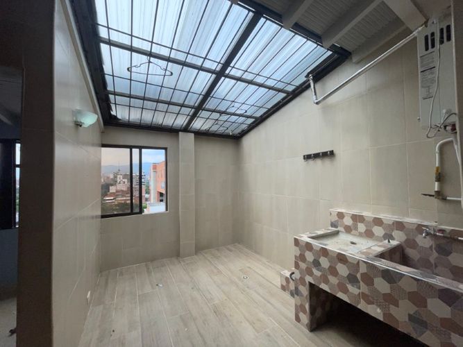 Apartamento de 5 alcobas en venta en Estadio, Medellín, 500 m² · foto 16 de 24