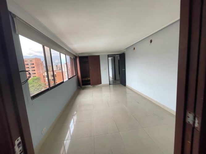 Apartamento de 5 alcobas en venta en Estadio, Medellín, 500 m² · foto 22 de 24