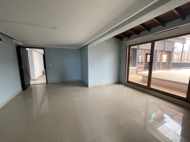 Apartamento de 5 alcobas en venta en Estadio, Medellín, 500 m² · foto 23 de 24