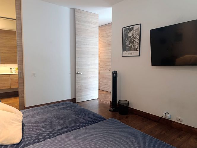 Apartaestudio en venta en El Poblado, Medellín, 65 m² · foto 12 de 17