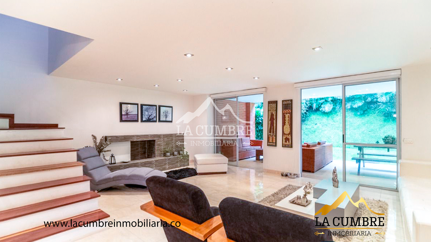 Casa de 3 alcobas en venta en San Lucas, Medellín, 315 m² · foto 2 de 18