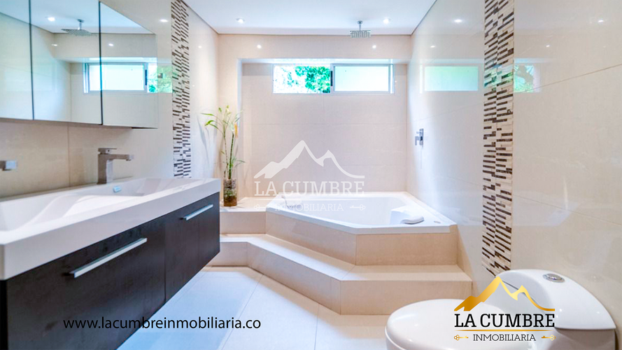 Casa de 3 alcobas en venta en San Lucas, Medellín, 315 m² · foto 14 de 18