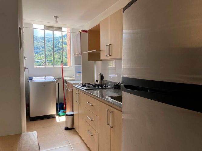 Apartamento de 3 alcobas en venta en Loma De La Doctora, Sabaneta, 72 m² · foto 11 de 20