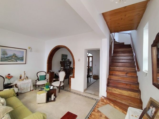Casa de 6 alcobas en venta en Popular Modelo, Bogotá, 230 m² · foto 2 de 19