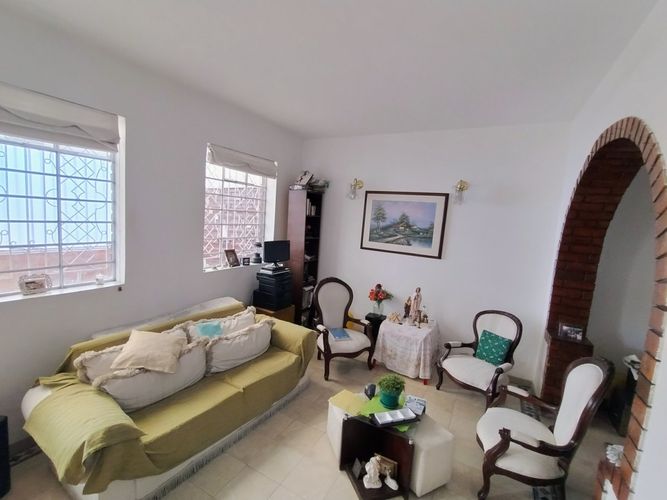 Casa de 6 alcobas en venta en Popular Modelo, Bogotá, 230 m² · foto 4 de 19