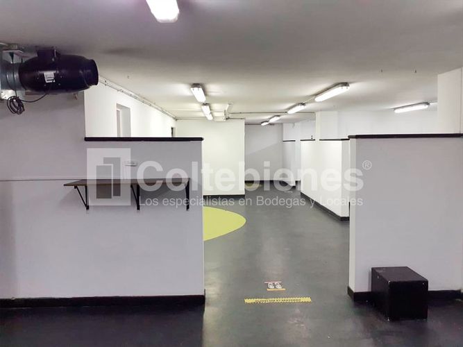 Edificio en venta en Villa Nueva, Medellín, 750 m² · foto 3 de 21