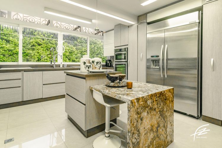 Casa de 5 alcobas en venta en San Lucas, Medellín, 800 m² · foto 3 de 24