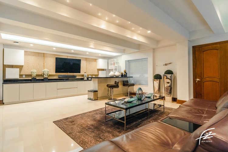 Casa de 5 alcobas en venta en San Lucas, Medellín, 800 m² · foto 5 de 24