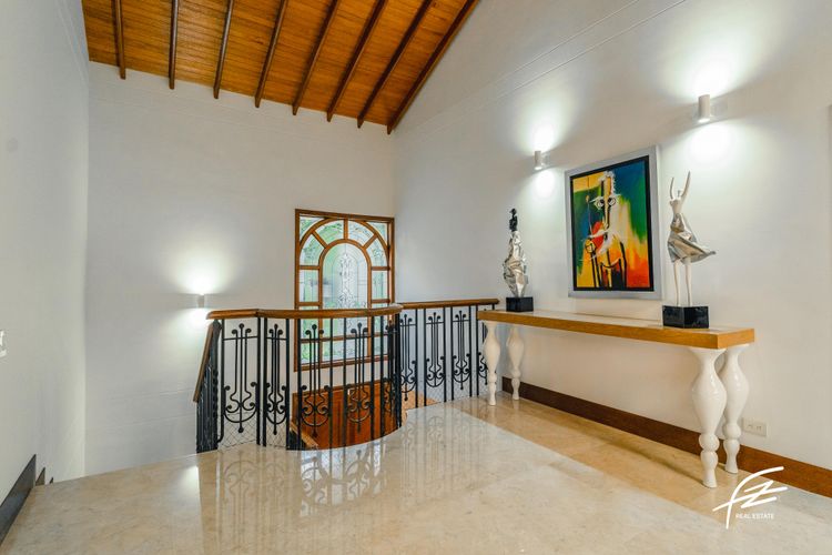 Casa de 5 alcobas en venta en San Lucas, Medellín, 800 m² · foto 21 de 24