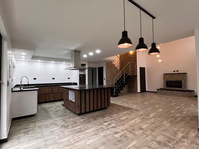 Casa de 4 alcobas en arriendo en La Mosquita, Guarne, 250 m² · foto 4 de 20