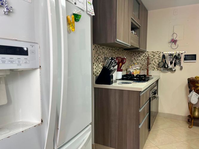 Apartamento de 3 alcobas en venta en El Poblado, Medellín, 170 m² · foto 5 de 17
