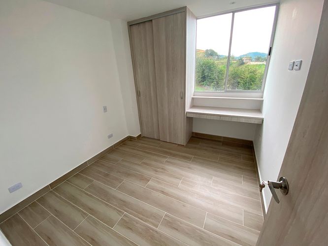 Apartamento de 2 alcobas en venta en La Ceja, 64 m² · foto 2 de 12