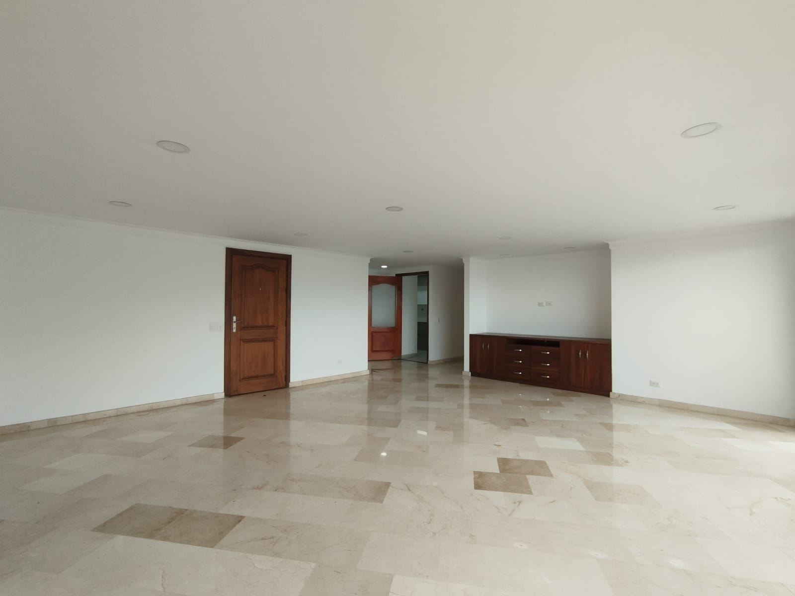 Apartamento en arriendo en El Poblado, Medellín · foto 2 de 15