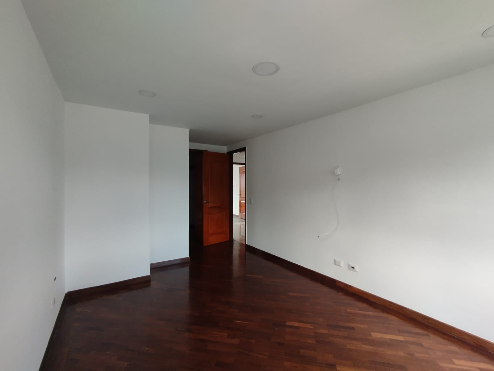 Apartamento en arriendo en El Poblado, Medellín · foto 3 de 15