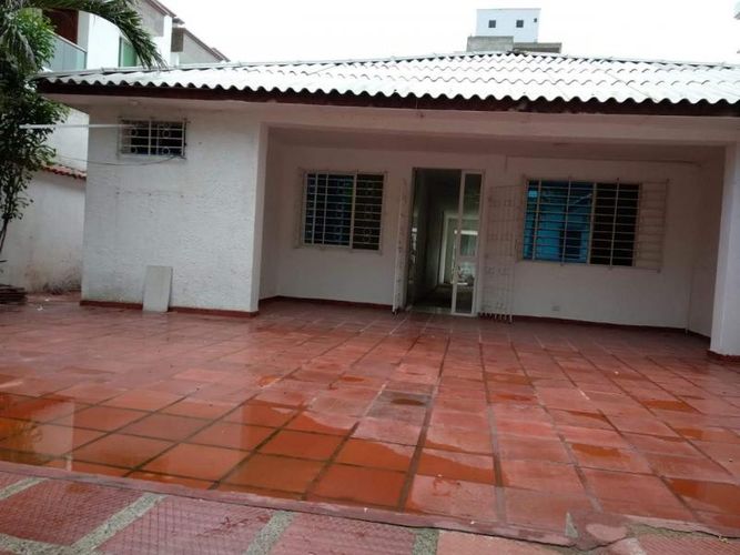 Casa de 5 alcobas en venta en Granadillo, Barranquilla, 610 m² · foto 5 de 8