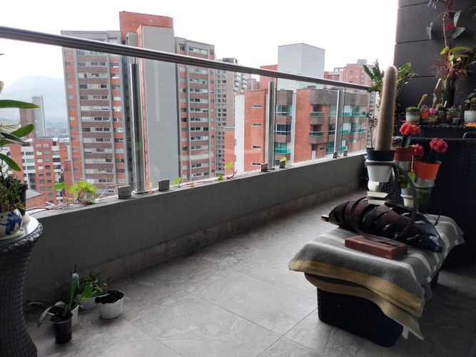 Apartamento de 3 alcobas en venta en El Poblado, Medellín, 154 m² · foto 2 de 20