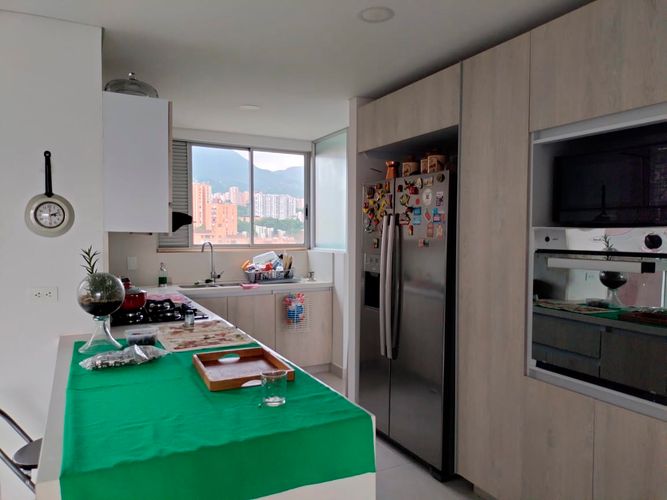 Apartamento de 3 alcobas en venta en El Poblado, Medellín, 154 m² · foto 10 de 20