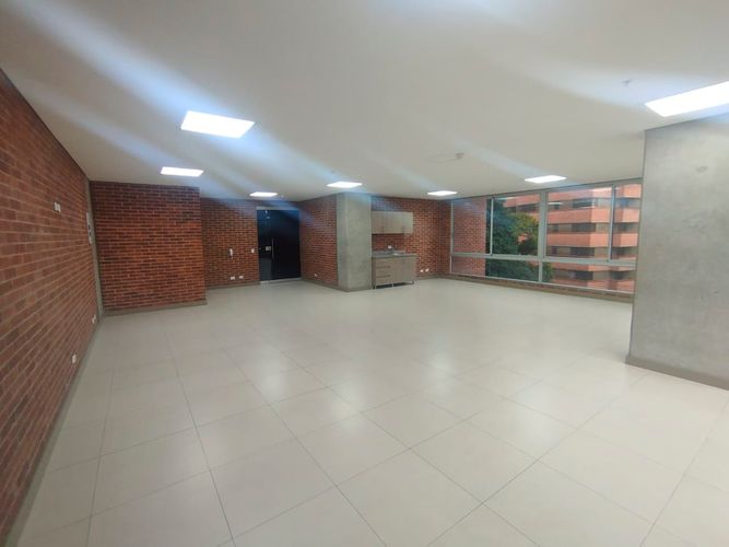 Oficina en arriendo en El Poblado, Medellín, 109 m² · foto 4 de 19