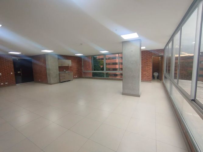 Oficina en arriendo en El Poblado, Medellín, 109 m² · foto 5 de 19