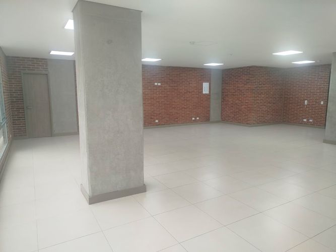 Oficina en arriendo en El Poblado, Medellín, 109 m² · foto 7 de 19