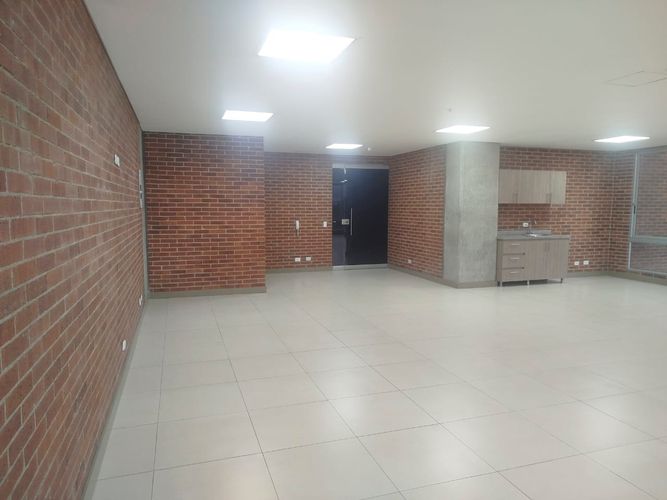 Oficina en arriendo en El Poblado, Medellín, 109 m² · foto 8 de 19